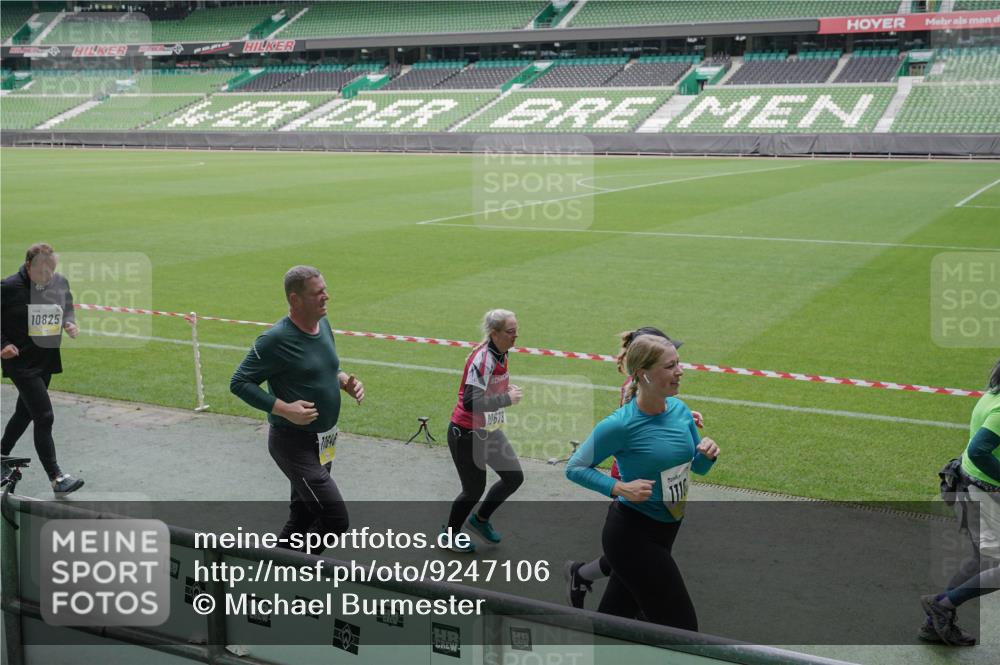 05.10.2025 - 20. swb-Marathon Bremen Michael Burmester http://msf.ph/oto/9247106 05.10.2025 10:38:23 Laufen im Stadion 7621, 8574, 9182, 9184, 9189, 9210, 9235, 9237, 9322, 9331, 9335, 9409, 9426, 9432, 9448, 9468, 9486, 9498, 9536, 9642, 9647, 9684, 9707, 9748, 9750, 9752, 9771, 9813, 9846, 9858, 9890, 9915, 9940, 9978, 10033, 10056, 10098, 10130, 10167, 10194, 10205, 10274, 10278, 10297, 10301, 10404, 10437, 10439, 10446, 10471, 10478, 10485, 10511, 10530, 10595, 10598, 10611, 10678, 10711, 10713, 10803, 10804, 10825, 10826, 10829, 11050, 11150 meine-sportfotos.de