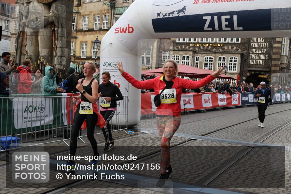05.10.2025 - 20. swb-Marathon Bremen Yannick Fuchs http://msf.ph/oto/9247156 05.10.2025 11:12:18 Ziel 9526, 9675, 9911, 10463, 10499 meine-sportfotos.de