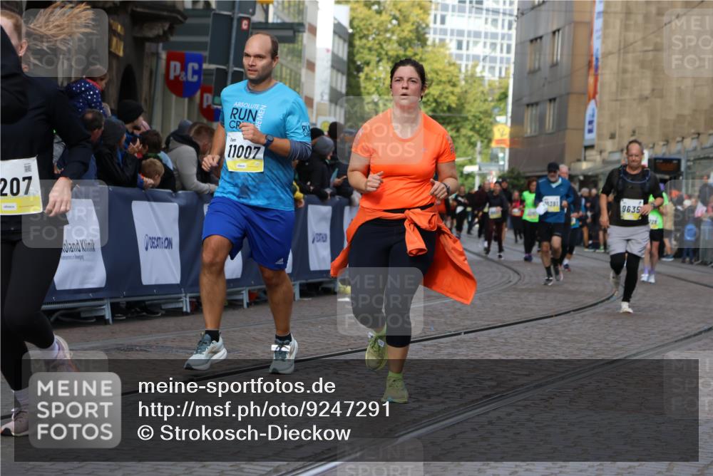 05.10.2025 - 20. swb-Marathon Bremen Strokosch-Dieckow http://msf.ph/oto/9247291 05.10.2025 10:59:18 Ziel 9183, 9454, 9635, 10200, 10274, 10407, 11006, 11007, 11207, 11400 meine-sportfotos.de