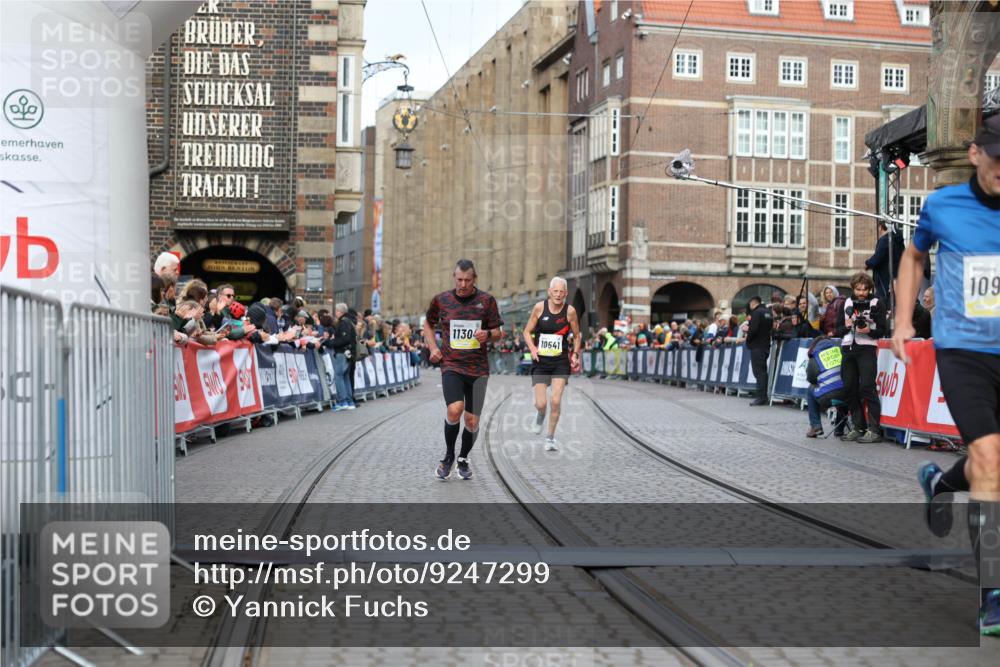 05.10.2025 - 20. swb-Marathon Bremen Yannick Fuchs http://msf.ph/oto/9247299 05.10.2025 10:43:20 Ziel 9006, 10474, 10541, 10553, 10979, 11304, 11476 meine-sportfotos.de