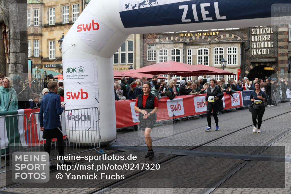 05.10.2025 - 20. swb-Marathon Bremen Yannick Fuchs http://msf.ph/oto/9247320 05.10.2025 11:10:45 Ziel 9446, 10146, 10440, 10441, 10442, 10665, 10980, 11240, 11342 meine-sportfotos.de