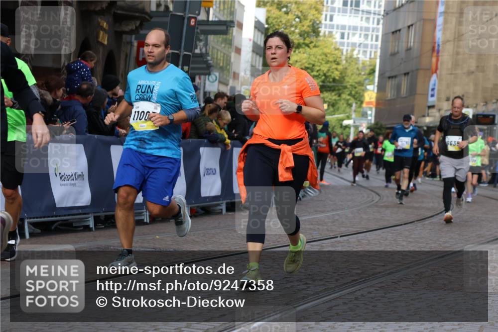 05.10.2025 - 20. swb-Marathon Bremen Strokosch-Dieckow http://msf.ph/oto/9247358 05.10.2025 10:59:18 Ziel 9183, 9454, 9635, 10200, 10274, 10407, 11006, 11007, 11207, 11400 meine-sportfotos.de