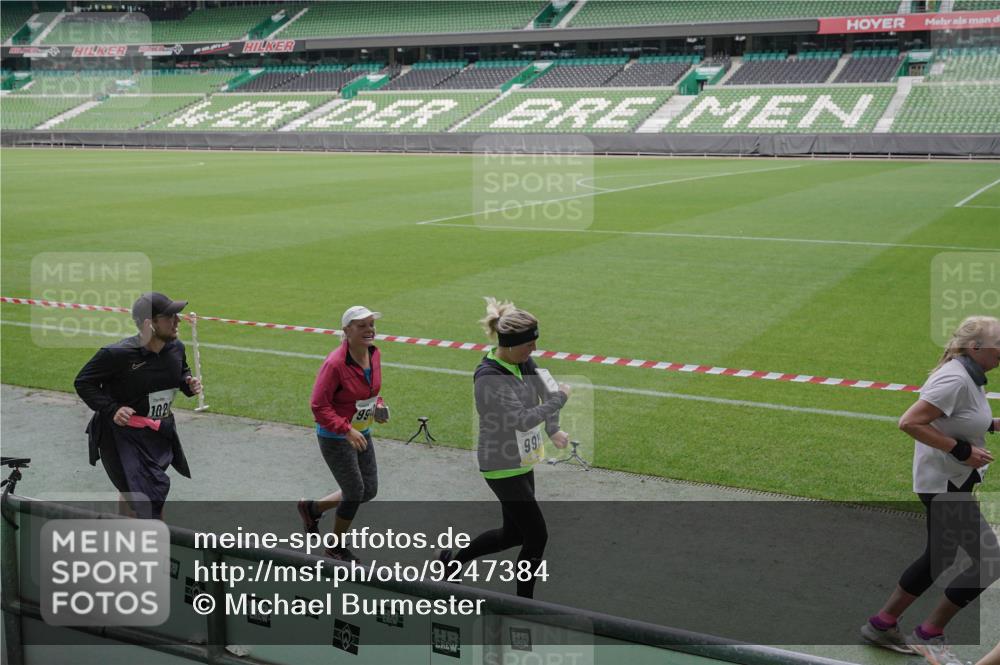 05.10.2025 - 20. swb-Marathon Bremen Michael Burmester http://msf.ph/oto/9247384 05.10.2025 10:38:35 Laufen im Stadion 7621, 8574, 9182, 9184, 9189, 9210, 9229, 9235, 9237, 9269, 9300, 9322, 9331, 9335, 9379, 9394, 9398, 9409, 9432, 9468, 9486, 9498, 9642, 9647, 9660, 9684, 9707, 9750, 9752, 9771, 9782, 9813, 9846, 9858, 9890, 9915, 9940, 9978, 10033, 10056, 10098, 10106, 10130, 10142, 10167, 10205, 10213, 10278, 10297, 10404, 10405, 10437, 10439, 10446, 10478, 10483, 10485, 10511, 10529, 10530, 10595, 10598, 10611, 10623, 10678, 10711, 10713, 10734, 10803, 10804, 10825, 10853 meine-sportfotos.de