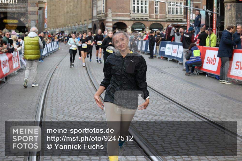 05.10.2025 - 20. swb-Marathon Bremen Yannick Fuchs http://msf.ph/oto/9247512 05.10.2025 10:52:34 Ziel 9172, 9584, 10241, 10327, 10507, 10608, 10719, 11528, 11665 meine-sportfotos.de