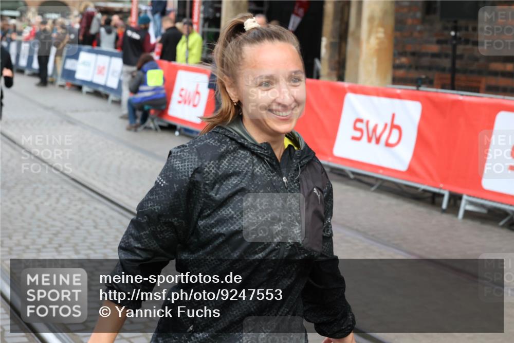 05.10.2025 - 20. swb-Marathon Bremen Yannick Fuchs http://msf.ph/oto/9247553 05.10.2025 10:52:35 Ziel 9172, 9584, 10241, 10327, 10507, 10608, 10719, 11387, 11528, 11665 meine-sportfotos.de
