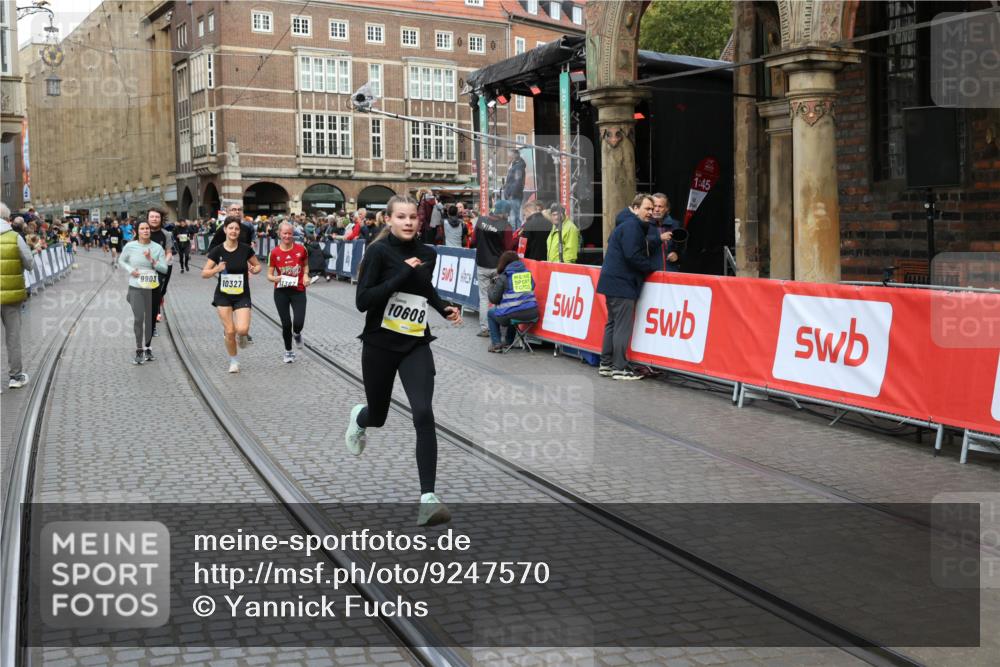 05.10.2025 - 20. swb-Marathon Bremen Yannick Fuchs http://msf.ph/oto/9247570 05.10.2025 10:52:35 Ziel 9172, 9584, 10241, 10327, 10507, 10608, 10719, 11387, 11528, 11665 meine-sportfotos.de