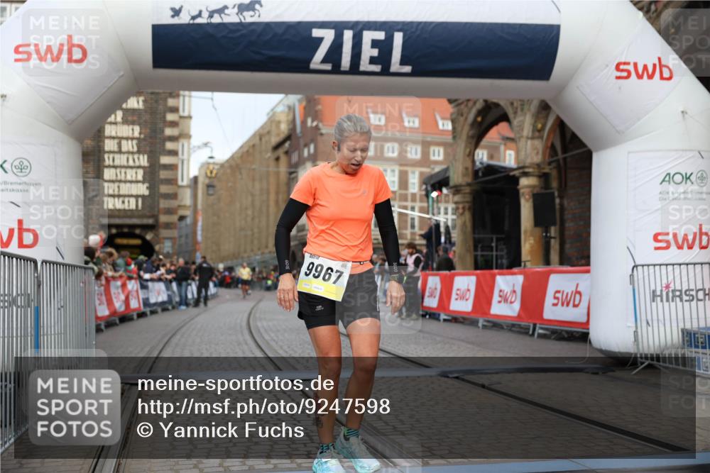 05.10.2025 - 20. swb-Marathon Bremen Yannick Fuchs http://msf.ph/oto/9247598 05.10.2025 10:43:31 Ziel 9967 meine-sportfotos.de
