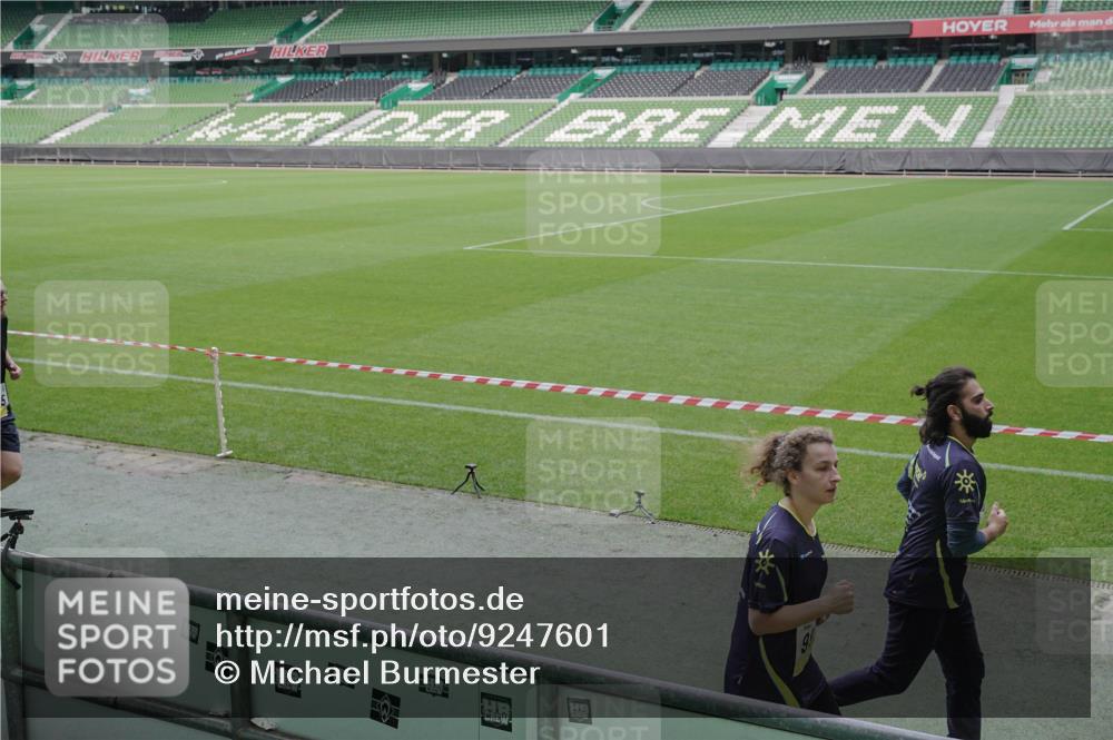 05.10.2025 - 20. swb-Marathon Bremen Michael Burmester http://msf.ph/oto/9247601 05.10.2025 10:38:45 Laufen im Stadion 7788, 8123, 8574, 9182, 9184, 9189, 9210, 9229, 9235, 9269, 9300, 9322, 9324, 9331, 9335, 9379, 9394, 9398, 9409, 9432, 9468, 9498, 9647, 9660, 9684, 9707, 9750, 9752, 9771, 9782, 9813, 9846, 9858, 9890, 9915, 9927, 9940, 9978, 10033, 10106, 10130, 10142, 10167, 10205, 10213, 10278, 10297, 10404, 10405, 10437, 10439, 10446, 10478, 10483, 10511, 10529, 10530, 10551, 10595, 10598, 10623, 10678, 10734, 10803, 10804, 10825, 10853, 9189, 9468, 9486, 9858, 10056, 10098 meine-sportfotos.de