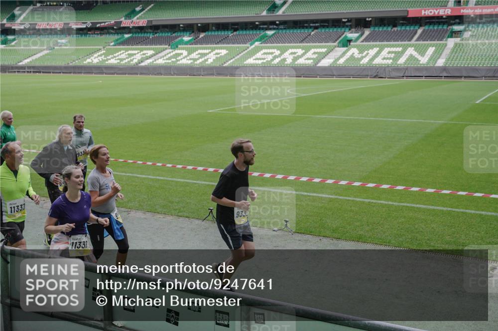 05.10.2025 - 20. swb-Marathon Bremen Michael Burmester http://msf.ph/oto/9247641 05.10.2025 10:38:46 Laufen im Stadion 7788, 8123, 8574, 9182, 9184, 9210, 9229, 9235, 9269, 9300, 9322, 9324, 9331, 9335, 9379, 9394, 9398, 9409, 9432, 9498, 9647, 9660, 9684, 9707, 9750, 9752, 9771, 9782, 9813, 9846, 9890, 9915, 9927, 9940, 9978, 9998, 10033, 10106, 10130, 10142, 10167, 10205, 10213, 10278, 10297, 10404, 10405, 10437, 10439, 10446, 10478, 10483, 10511, 10529, 10530, 10551, 10595, 10598, 10623, 10678, 10734, 10803, 10804, 10825, 10853, 9189, 9468, 9486, 9813, 9858, 10056, 10098 meine-sportfotos.de
