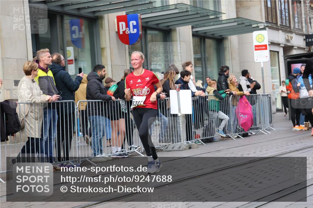 05.10.2025 - 20. swb-Marathon Bremen Strokosch-Dieckow http://msf.ph/oto/9247688 05.10.2025 10:52:14 Ziel 8888, 9172, 9209, 9439, 9517, 9584, 9903, 10241, 10327, 10388, 10507, 10548, 10608, 10719, 10833, 11012, 11283, 11387, 11413, 11528, 11587, 11665, 8888, 9172, 9209, 9439, 9517, 9584, 9903, 10241, 10327, 10388, 10507, 10548, 10608, 10719, 10833, 11012, 11283, 11387, 11413, 11528, 11587, 11665 meine-sportfotos.de