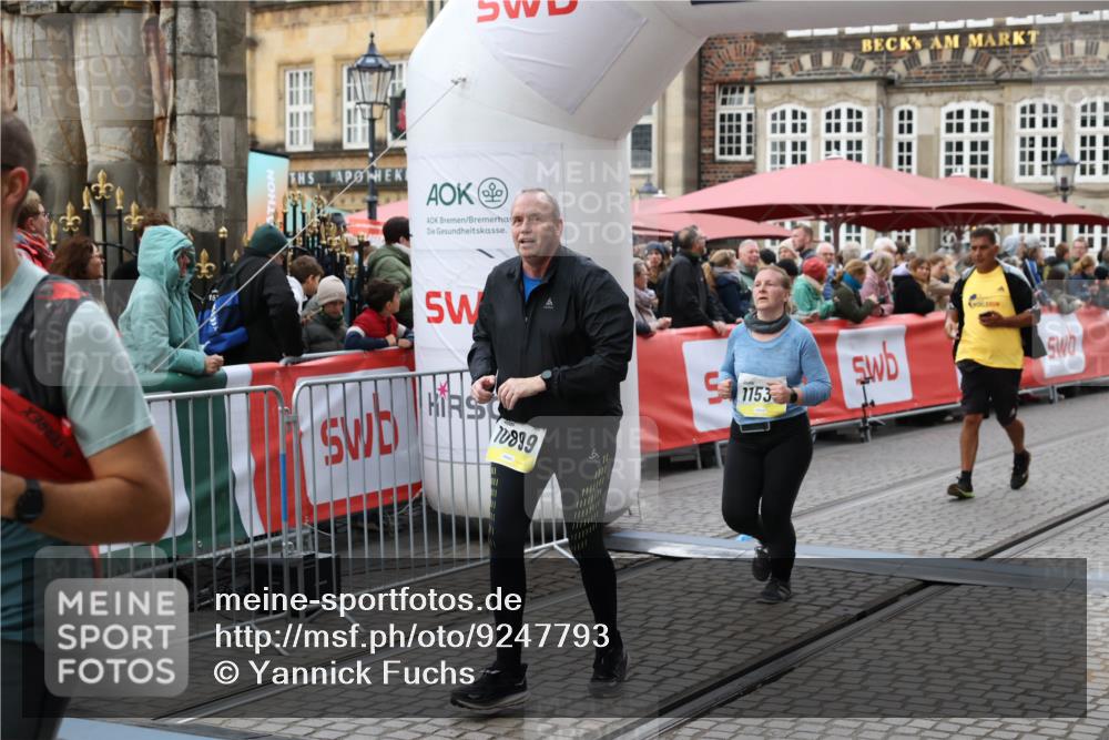 05.10.2025 - 20. swb-Marathon Bremen Yannick Fuchs http://msf.ph/oto/9247793 05.10.2025 11:12:30 Ziel 9373, 9374, 10622, 10899, 11085, 11535 meine-sportfotos.de