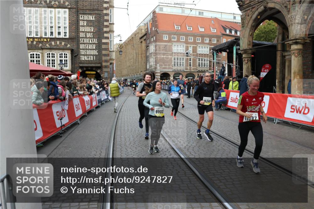 05.10.2025 - 20. swb-Marathon Bremen Yannick Fuchs http://msf.ph/oto/9247827 05.10.2025 10:52:38 Ziel 8888, 9172, 9903, 10241, 10327, 10388, 10608, 11283, 11387, 11413, 11528 meine-sportfotos.de
