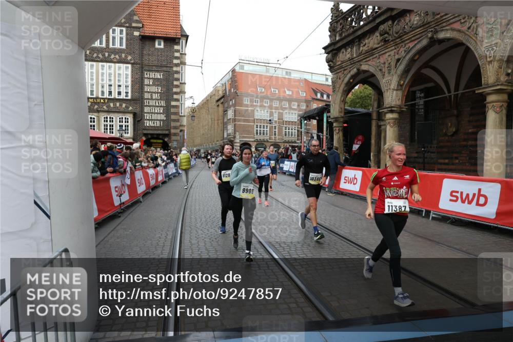 05.10.2025 - 20. swb-Marathon Bremen Yannick Fuchs http://msf.ph/oto/9247857 05.10.2025 10:52:38 Ziel 8888, 9172, 9903, 10241, 10327, 10388, 10608, 11283, 11387, 11413, 11528 meine-sportfotos.de