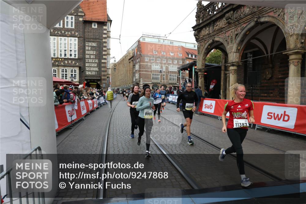 05.10.2025 - 20. swb-Marathon Bremen Yannick Fuchs http://msf.ph/oto/9247868 05.10.2025 10:52:38 Ziel 8888, 9172, 9903, 10241, 10327, 10388, 10608, 11283, 11387, 11413, 11528 meine-sportfotos.de