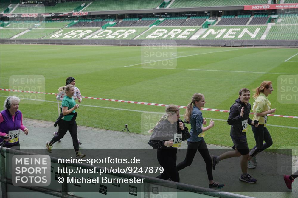 05.10.2025 - 20. swb-Marathon Bremen Michael Burmester http://msf.ph/oto/9247879 05.10.2025 10:38:53 Laufen im Stadion 7199, 7788, 8123, 8574, 9182, 9184, 9229, 9235, 9269, 9300, 9322, 9324, 9331, 9335, 9379, 9394, 9398, 9409, 9432, 9498, 9628, 9647, 9660, 9684, 9707, 9750, 9752, 9765, 9771, 9782, 9846, 9850, 9890, 9915, 9927, 9940, 9978, 9998, 10106, 10142, 10167, 10205, 10213, 10255, 10258, 10297, 10404, 10405, 10439, 10446, 10478, 10483, 10498, 10511, 10529, 10530, 10551, 10557, 10623, 10678, 10734, 10803, 10804, 10825, 10853, 9189, 9210, 9468, 9486, 9813, 9858, 10033, 10056, 10098 meine-sportfotos.de