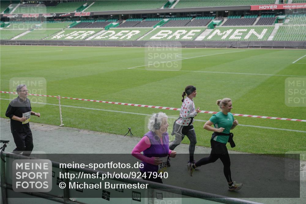 05.10.2025 - 20. swb-Marathon Bremen Michael Burmester http://msf.ph/oto/9247940 05.10.2025 10:38:54 Laufen im Stadion 7199, 7788, 8123, 8574, 9182, 9184, 9229, 9235, 9269, 9300, 9322, 9324, 9331, 9335, 9379, 9394, 9398, 9409, 9432, 9498, 9628, 9647, 9660, 9668, 9707, 9750, 9752, 9765, 9771, 9782, 9846, 9850, 9890, 9915, 9927, 9940, 9978, 9998, 10106, 10142, 10167, 10205, 10213, 10255, 10258, 10297, 10404, 10405, 10439, 10446, 10478, 10483, 10498, 10511, 10529, 10530, 10551, 10557, 10623, 10734, 10803, 10804, 10825, 10853, 9189, 9210, 9468, 9486, 9813, 9858, 10033, 10056, 10098 meine-sportfotos.de