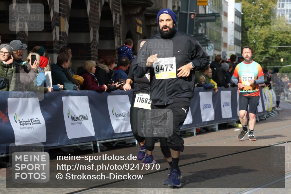 05.10.2025 - 20. swb-Marathon Bremen Strokosch-Dieckow http://msf.ph/oto/9247970 05.10.2025 10:59:45 Ziel 9378, 9473, 9673, 10420, 11582, 11720 meine-sportfotos.de