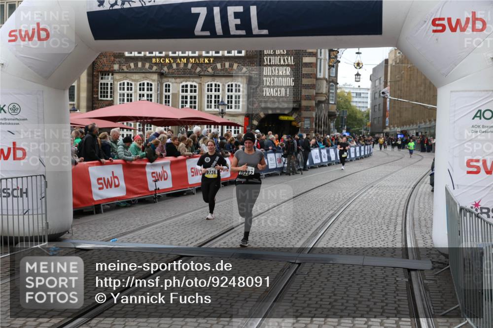 05.10.2025 - 20. swb-Marathon Bremen Yannick Fuchs http://msf.ph/oto/9248091 05.10.2025 11:12:37 Ziel 9736, 10282 meine-sportfotos.de
