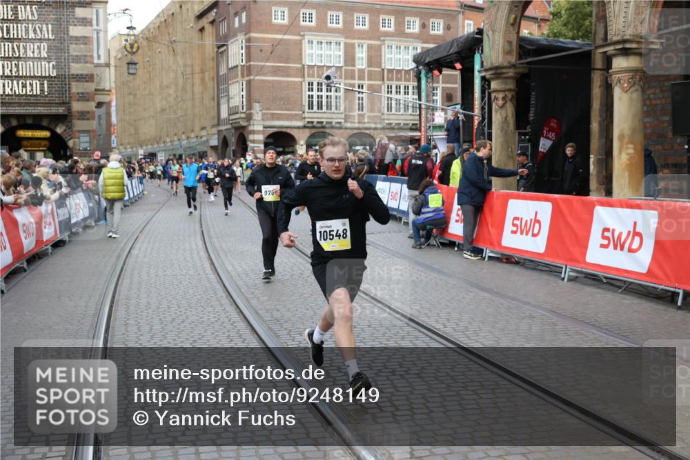 05.10.2025 - 20. swb-Marathon Bremen Yannick Fuchs http://msf.ph/oto/9248149 05.10.2025 10:52:44 Ziel 8888, 9209, 9439, 9903, 10327, 10388, 10548, 11283, 11387, 11413 meine-sportfotos.de