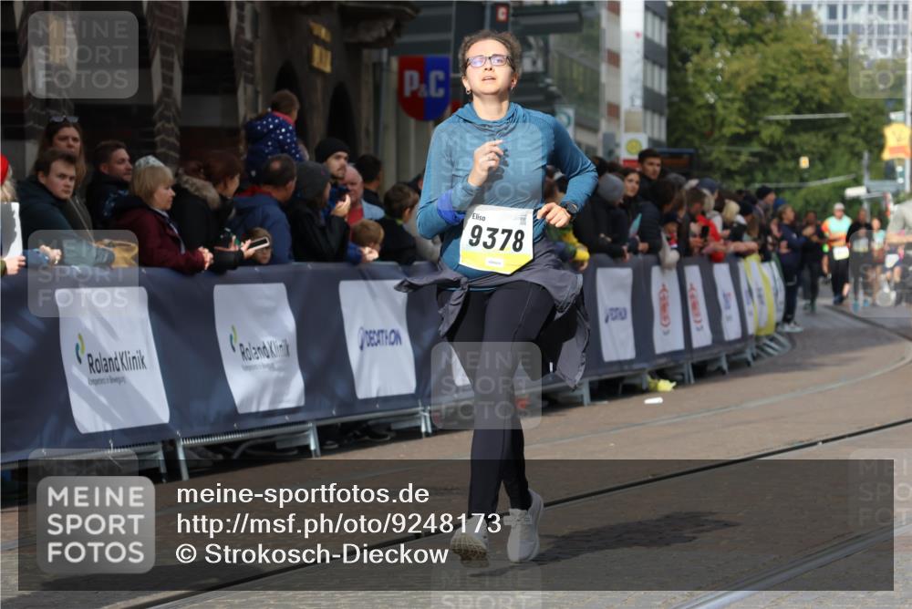 05.10.2025 - 20. swb-Marathon Bremen Strokosch-Dieckow http://msf.ph/oto/9248173 05.10.2025 10:59:49 Ziel 9378, 9473, 9612, 9673, 11582 meine-sportfotos.de