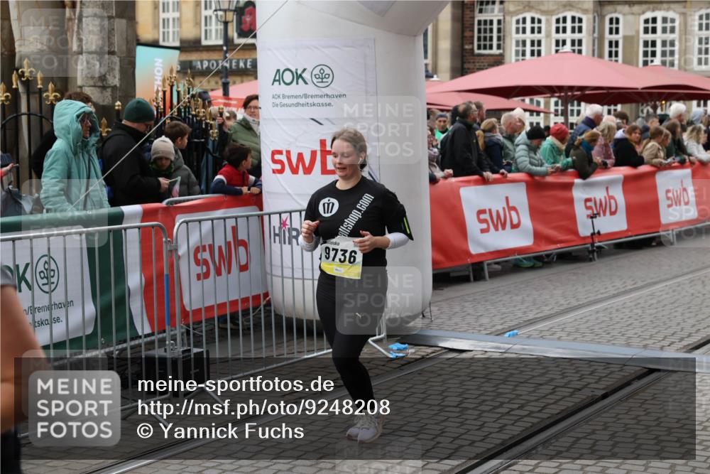 05.10.2025 - 20. swb-Marathon Bremen Yannick Fuchs http://msf.ph/oto/9248208 05.10.2025 11:12:40 Ziel 9736, 10282 meine-sportfotos.de