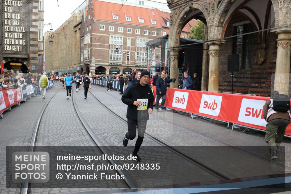 05.10.2025 - 20. swb-Marathon Bremen Yannick Fuchs http://msf.ph/oto/9248335 05.10.2025 10:52:46 Ziel 8888, 9209, 9439, 9517, 9903, 10388, 10548, 11283, 11413 meine-sportfotos.de