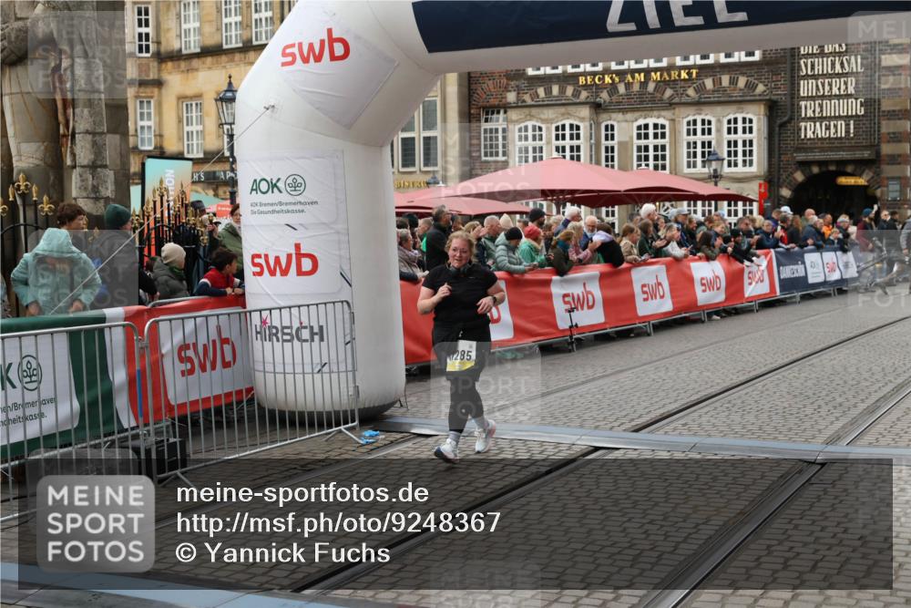 05.10.2025 - 20. swb-Marathon Bremen Yannick Fuchs http://msf.ph/oto/9248367 05.10.2025 11:12:46 Ziel 10190, 11285 meine-sportfotos.de
