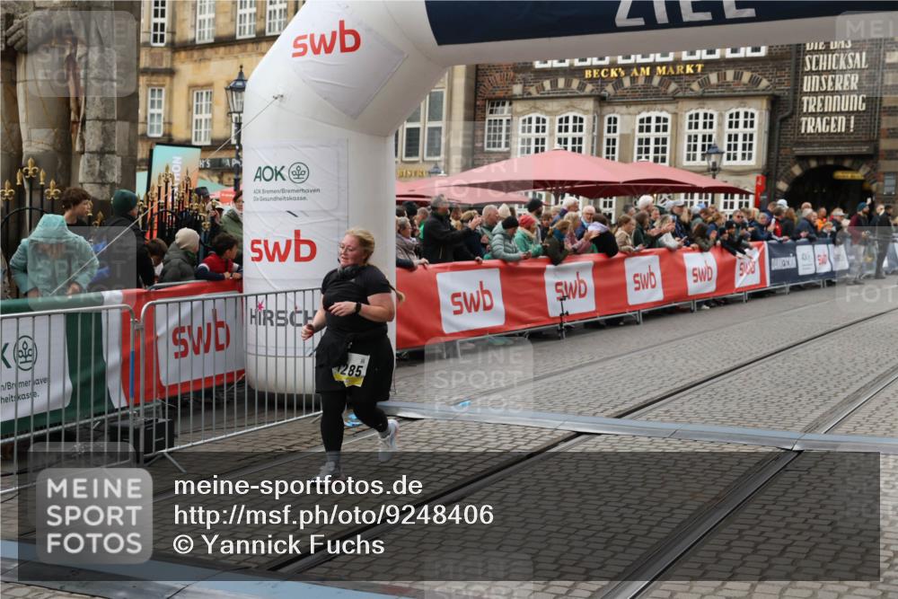 05.10.2025 - 20. swb-Marathon Bremen Yannick Fuchs http://msf.ph/oto/9248406 05.10.2025 11:12:46 Ziel 10190, 11285 meine-sportfotos.de