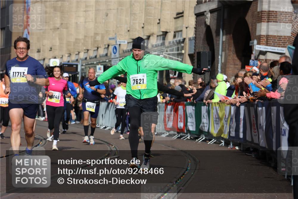 05.10.2025 - 20. swb-Marathon Bremen Strokosch-Dieckow http://msf.ph/oto/9248466 05.10.2025 11:00:05 Ziel 7621, 9005, 9603, 9604, 9611, 9666, 10138, 10311, 10345, 10489, 10572, 10889, 11026, 11125, 11266, 11600, 11713 meine-sportfotos.de
