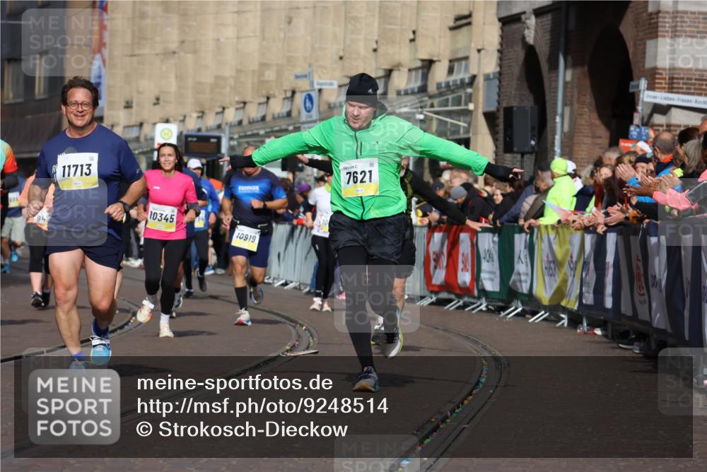05.10.2025 - 20. swb-Marathon Bremen Strokosch-Dieckow http://msf.ph/oto/9248514 05.10.2025 11:00:06 Ziel 7177, 7621, 9603, 9604, 9611, 9666, 9672, 10138, 10345, 10489, 10572, 10889, 10919, 11026, 11050, 11125, 11266, 11600, 11713 meine-sportfotos.de