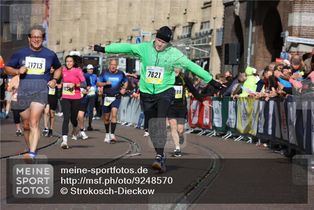 05.10.2025 - 20. swb-Marathon Bremen Strokosch-Dieckow http://msf.ph/oto/9248570 05.10.2025 11:00:06 Ziel 7177, 7621, 9603, 9604, 9611, 9666, 9672, 10138, 10345, 10489, 10572, 10889, 10919, 11026, 11050, 11125, 11266, 11600, 11713 meine-sportfotos.de