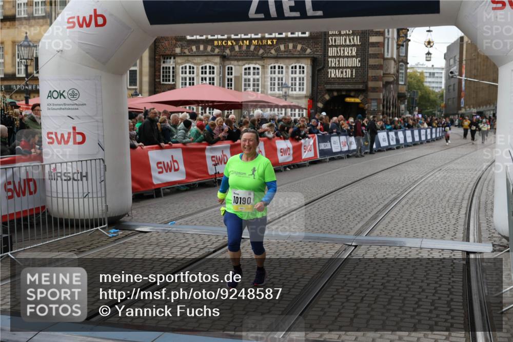 05.10.2025 - 20. swb-Marathon Bremen Yannick Fuchs http://msf.ph/oto/9248587 05.10.2025 11:12:49 Ziel 10190, 11285 meine-sportfotos.de