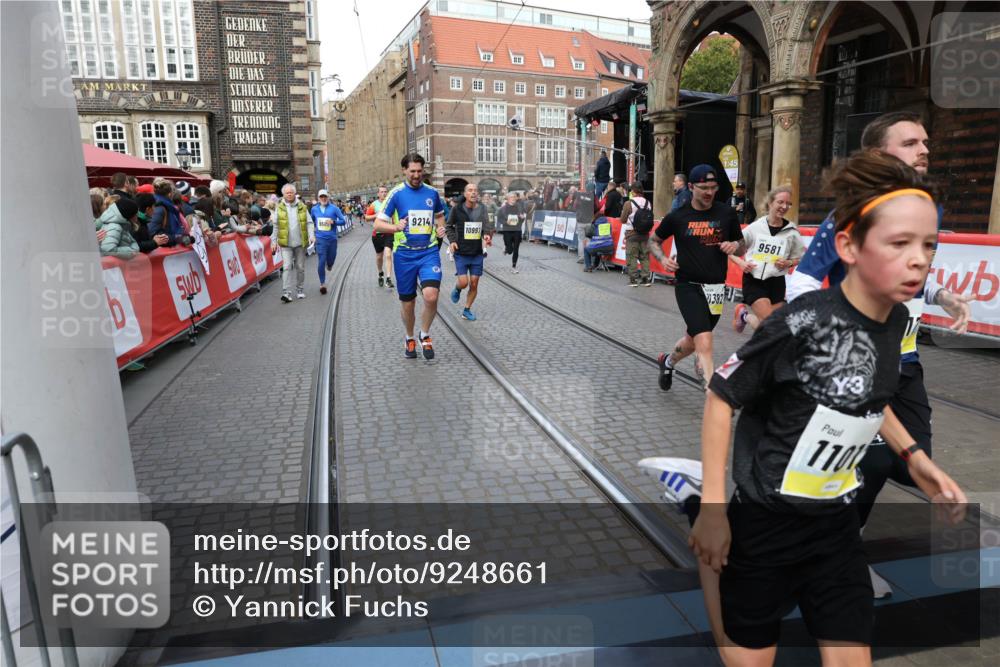 05.10.2025 - 20. swb-Marathon Bremen Yannick Fuchs http://msf.ph/oto/9248661 05.10.2025 10:52:54 Ziel 9214, 9284, 9501, 9517, 9581, 9830, 10308, 10309, 10514, 10833, 10997, 11012, 11382, 11417, 11587 meine-sportfotos.de