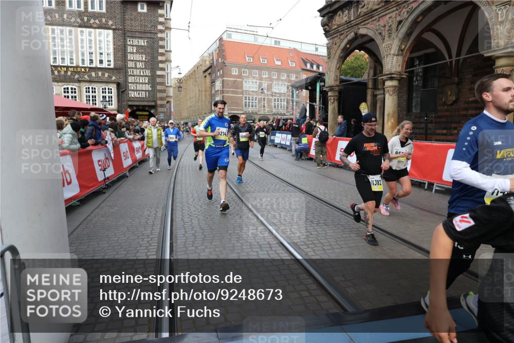 05.10.2025 - 20. swb-Marathon Bremen Yannick Fuchs http://msf.ph/oto/9248673 05.10.2025 10:52:54 Ziel 9214, 9284, 9501, 9517, 9581, 9830, 10308, 10309, 10514, 10833, 10997, 11012, 11382, 11417, 11587 meine-sportfotos.de