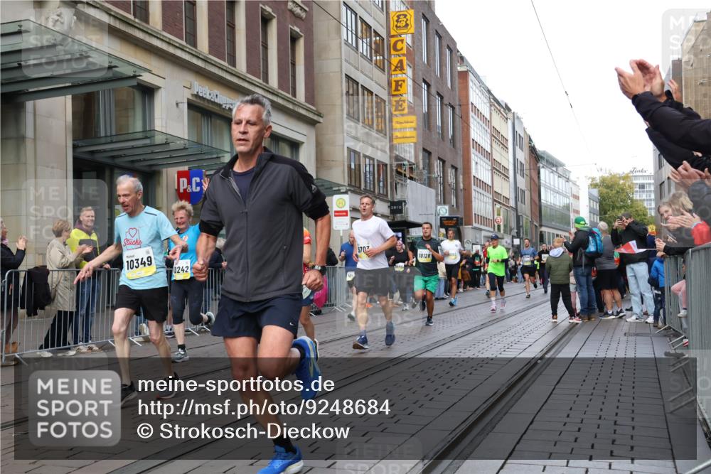 05.10.2025 - 20. swb-Marathon Bremen Strokosch-Dieckow http://msf.ph/oto/9248684 05.10.2025 10:52:52 Ziel 7193, 7251, 9187, 9263, 9449, 9539, 9650, 9703, 9717, 9834, 9868, 9918, 9956, 10057, 10064, 10128, 10242, 10317, 10349, 10460, 10466, 10539, 10806, 10958, 10993, 11174, 11175, 11259, 11300, 11377, 11398, 11411, 11450, 11510, 11512, 11722, 7193, 7251, 9187, 9263, 9449, 9539, 9650, 9703, 9717, 9834, 9868, 9918, 9956, 10057, 10064, 10128, 10242, 10317, 10349, 10460, 10466, 10539, 10806, 10958, 10993, 11174, 11398, 11450, 11722 meine-sportfotos.de