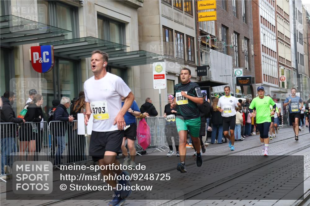 05.10.2025 - 20. swb-Marathon Bremen Strokosch-Dieckow http://msf.ph/oto/9248725 05.10.2025 10:52:53 Ziel 7193, 7251, 9263, 9449, 9539, 9650, 9703, 9717, 9834, 9868, 9956, 10057, 10064, 10128, 10242, 10302, 10317, 10335, 10349, 10460, 10466, 10539, 10806, 10958, 10993, 11174, 11175, 11259, 11300, 11377, 11398, 11411, 11450, 11510, 11512, 11616, 7193, 7251, 9263, 9449, 9539, 9650, 9703, 9717, 9834, 9868, 9956, 10057, 10064, 10128, 10242, 10302, 10317, 10335, 10349, 10460, 10466, 10539, 10806, 10958, 10993, 11174, 11398, 11450 meine-sportfotos.de