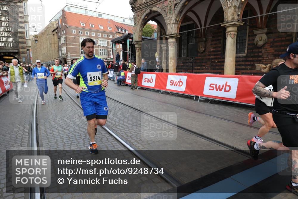 05.10.2025 - 20. swb-Marathon Bremen Yannick Fuchs http://msf.ph/oto/9248734 05.10.2025 10:52:55 Ziel 9214, 9284, 9501, 9517, 9581, 9830, 9985, 10308, 10309, 10514, 10833, 10997, 11012, 11382, 11417, 11587 meine-sportfotos.de