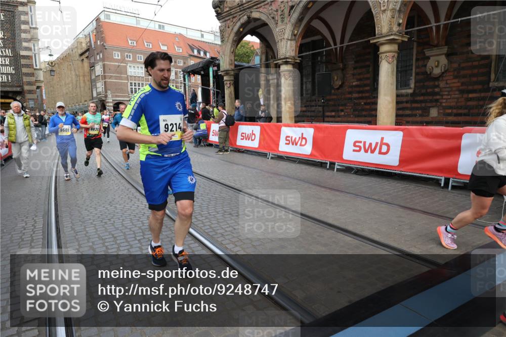 05.10.2025 - 20. swb-Marathon Bremen Yannick Fuchs http://msf.ph/oto/9248747 05.10.2025 10:52:55 Ziel 9214, 9284, 9501, 9517, 9581, 9830, 9985, 10308, 10309, 10514, 10833, 10997, 11012, 11382, 11417, 11587 meine-sportfotos.de