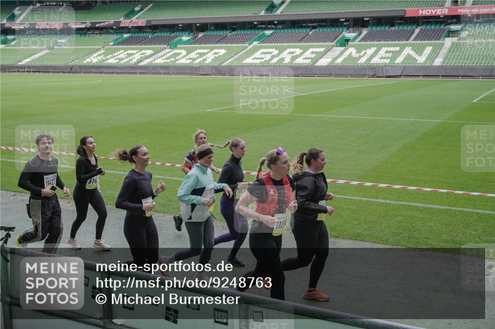05.10.2025 - 20. swb-Marathon Bremen Michael Burmester http://msf.ph/oto/9248763 05.10.2025 10:39:22 Laufen im Stadion 7199, 7654, 7788, 7789, 7979, 8123, 9002, 9180, 9186, 9224, 9225, 9228, 9229, 9269, 9300, 9315, 9324, 9325, 9379, 9394, 9398, 9419, 9515, 9523, 9610, 9628, 9644, 9660, 9668, 9713, 9765, 9780, 9782, 9850, 9890, 9908, 9927, 9944, 9998, 10018, 10021, 10025, 10106, 10142, 10207, 10213, 10238, 10255, 10258, 10289, 10371, 10374, 10405, 10426, 10446, 10462, 10483, 10498, 10529, 10531, 10551, 10557, 10567, 10587, 10597, 10623, 10734, 10749, 10853, 9182, 9184 meine-sportfotos.de