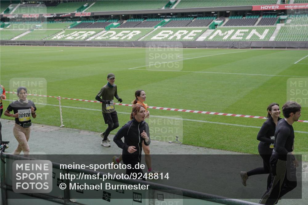 05.10.2025 - 20. swb-Marathon Bremen Michael Burmester http://msf.ph/oto/9248814 05.10.2025 10:39:24 Laufen im Stadion 7199, 7654, 7788, 7789, 7979, 8123, 9002, 9180, 9186, 9224, 9225, 9228, 9229, 9269, 9300, 9315, 9324, 9325, 9379, 9394, 9398, 9419, 9515, 9523, 9610, 9628, 9644, 9660, 9668, 9713, 9765, 9780, 9782, 9850, 9908, 9927, 9944, 9998, 10018, 10021, 10025, 10106, 10142, 10207, 10213, 10238, 10255, 10258, 10289, 10371, 10374, 10405, 10426, 10462, 10483, 10498, 10529, 10531, 10551, 10557, 10567, 10587, 10597, 10623, 10734, 10749, 10853, 9182, 9184, 9300, 9394 meine-sportfotos.de