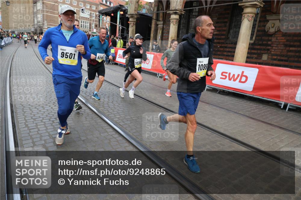 05.10.2025 - 20. swb-Marathon Bremen Yannick Fuchs http://msf.ph/oto/9248865 05.10.2025 10:52:56 Ziel 9214, 9284, 9501, 9581, 9830, 9985, 10308, 10309, 10514, 10833, 10997, 11012, 11382, 11417, 11587 meine-sportfotos.de