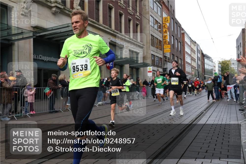 05.10.2025 - 20. swb-Marathon Bremen Strokosch-Dieckow http://msf.ph/oto/9248957 05.10.2025 10:53:04 Ziel 7193, 7251, 9238, 9263, 9449, 9461, 9464, 9539, 9569, 9717, 9834, 9868, 9956, 9957, 10057, 10242, 10302, 10310, 10317, 10335, 10369, 10460, 10468, 10655, 10806, 10934, 10958, 10993, 11174, 11175, 11246, 11377, 11510, 11512, 11545, 11616, 11716, 7193, 7251, 9238, 9263, 9449, 9461, 9464, 9539, 9569, 9717, 9834, 9868, 9956, 9957, 10057, 10242, 10302, 10310, 10317, 10335, 10369, 10460, 10468, 10655, 10806, 10934, 10958, 10993, 11174, 11246 meine-sportfotos.de