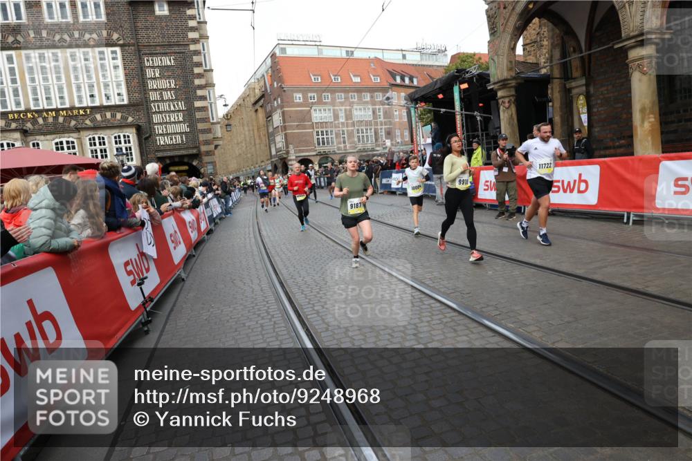 05.10.2025 - 20. swb-Marathon Bremen Yannick Fuchs http://msf.ph/oto/9248968 05.10.2025 10:53:04 Ziel 9187, 9284, 9830, 9918, 9985, 10064, 10514, 10779, 10955, 11722 meine-sportfotos.de