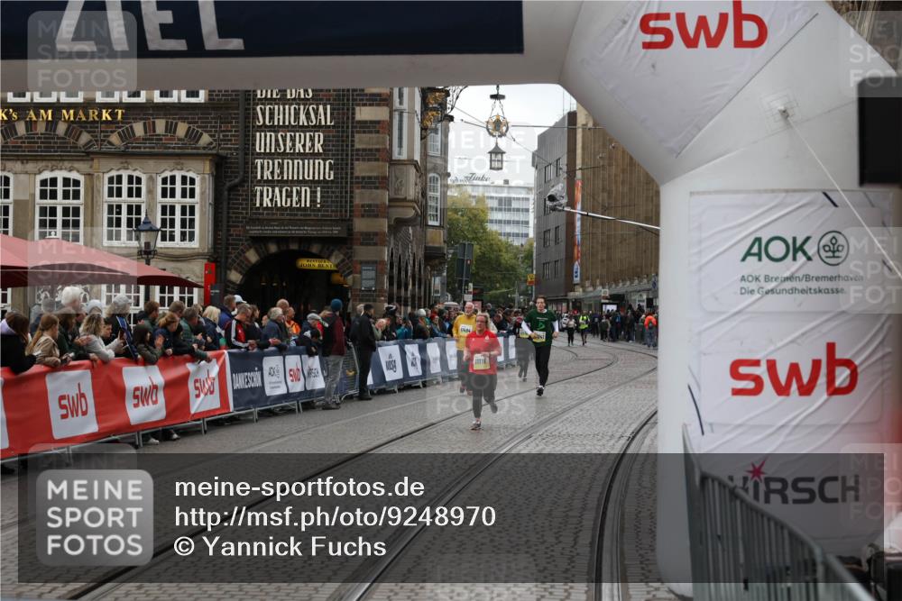 05.10.2025 - 20. swb-Marathon Bremen Yannick Fuchs http://msf.ph/oto/9248970 05.10.2025 11:13:01 Ziel 9203, 10186, 11252 meine-sportfotos.de