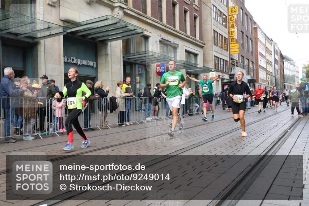05.10.2025 - 20. swb-Marathon Bremen Strokosch-Dieckow http://msf.ph/oto/9249014 05.10.2025 10:53:05 Ziel 7193, 7251, 9238, 9263, 9461, 9464, 9539, 9569, 9717, 9834, 9868, 9956, 9957, 10057, 10302, 10310, 10317, 10335, 10369, 10460, 10468, 10642, 10655, 10806, 10934, 10958, 10993, 11174, 11175, 11246, 11377, 11510, 11512, 11545, 11616, 11716, 7193, 7251, 9238, 9263, 9461, 9464, 9539, 9569, 9717, 9834, 9868, 9956, 9957, 10057, 10302, 10310, 10317, 10335, 10369, 10460, 10468, 10642, 10655, 10806, 10934, 10958, 10993, 11174, 11246 meine-sportfotos.de