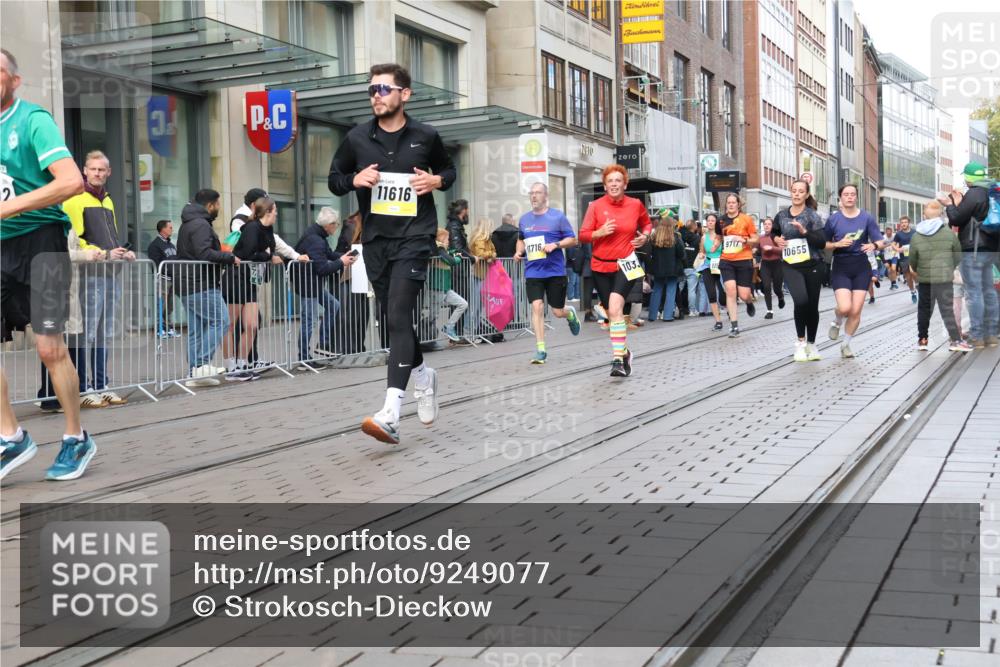 05.10.2025 - 20. swb-Marathon Bremen Strokosch-Dieckow http://msf.ph/oto/9249077 05.10.2025 10:53:07 Ziel 7193, 7251, 9238, 9263, 9461, 9464, 9539, 9569, 9717, 9868, 9956, 9957, 10057, 10302, 10310, 10317, 10335, 10369, 10468, 10642, 10655, 10806, 10925, 10934, 10993, 11046, 11174, 11175, 11246, 11510, 11545, 11616, 11716, 7193, 7251, 9238, 9263, 9461, 9464, 9539, 9569, 9717, 9868, 9956, 9957, 10057, 10302, 10310, 10317, 10335, 10369, 10468, 10642, 10655, 10806, 10925, 10934, 10993, 11046, 11174, 11246 meine-sportfotos.de