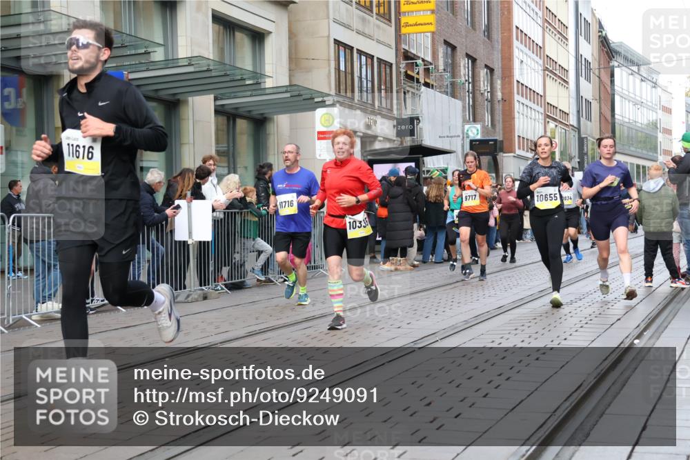 05.10.2025 - 20. swb-Marathon Bremen Strokosch-Dieckow http://msf.ph/oto/9249091 05.10.2025 10:53:08 Ziel 7193, 7251, 9238, 9263, 9461, 9464, 9539, 9569, 9717, 9868, 9956, 9957, 10057, 10302, 10310, 10317, 10335, 10369, 10468, 10642, 10655, 10806, 10925, 10934, 10993, 11046, 11174, 11175, 11246, 11510, 11545, 11616, 11716, 7193, 7251, 9238, 9263, 9461, 9464, 9539, 9569, 9717, 9868, 9956, 9957, 10057, 10302, 10310, 10317, 10335, 10369, 10468, 10642, 10655, 10806, 10925, 10934, 10993, 11046, 11174, 11246 meine-sportfotos.de