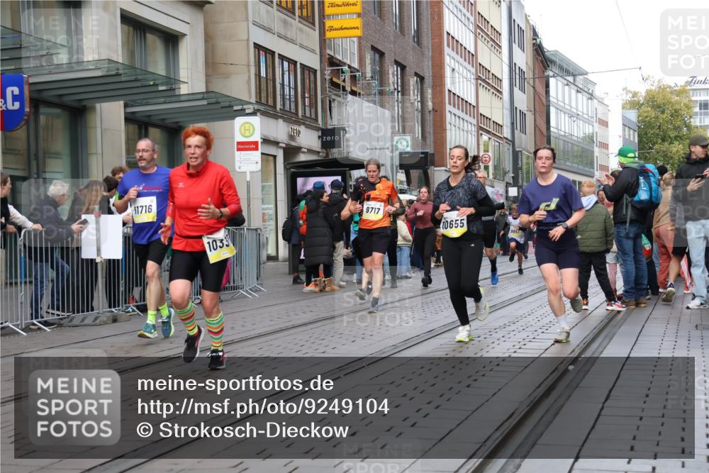 05.10.2025 - 20. swb-Marathon Bremen Strokosch-Dieckow http://msf.ph/oto/9249104 05.10.2025 10:53:08 Ziel 7193, 7251, 9238, 9263, 9461, 9464, 9539, 9569, 9717, 9868, 9956, 9957, 10057, 10302, 10310, 10317, 10335, 10369, 10468, 10642, 10655, 10806, 10925, 10934, 10993, 11046, 11174, 11175, 11246, 11510, 11545, 11616, 11716, 7193, 7251, 9238, 9263, 9461, 9464, 9539, 9569, 9717, 9868, 9956, 9957, 10057, 10302, 10310, 10317, 10335, 10369, 10468, 10642, 10655, 10806, 10925, 10934, 10993, 11046, 11174, 11246 meine-sportfotos.de