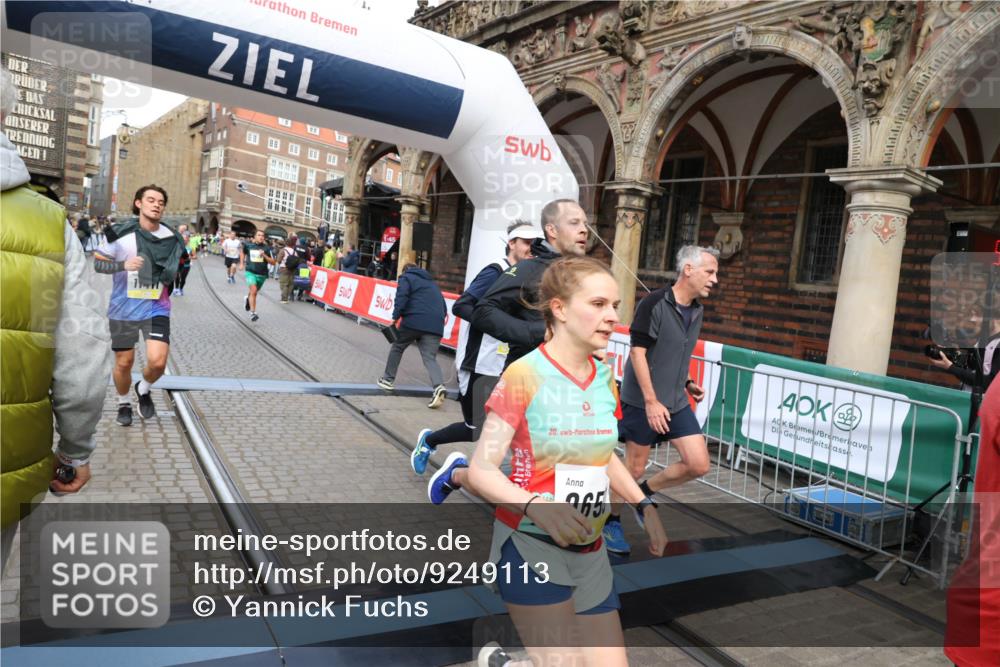 05.10.2025 - 20. swb-Marathon Bremen Yannick Fuchs http://msf.ph/oto/9249113 05.10.2025 10:53:12 Ziel 9187, 9650, 9918, 10064, 10128, 10539, 10779, 11259, 11300, 11398, 11411, 11450, 11722 meine-sportfotos.de