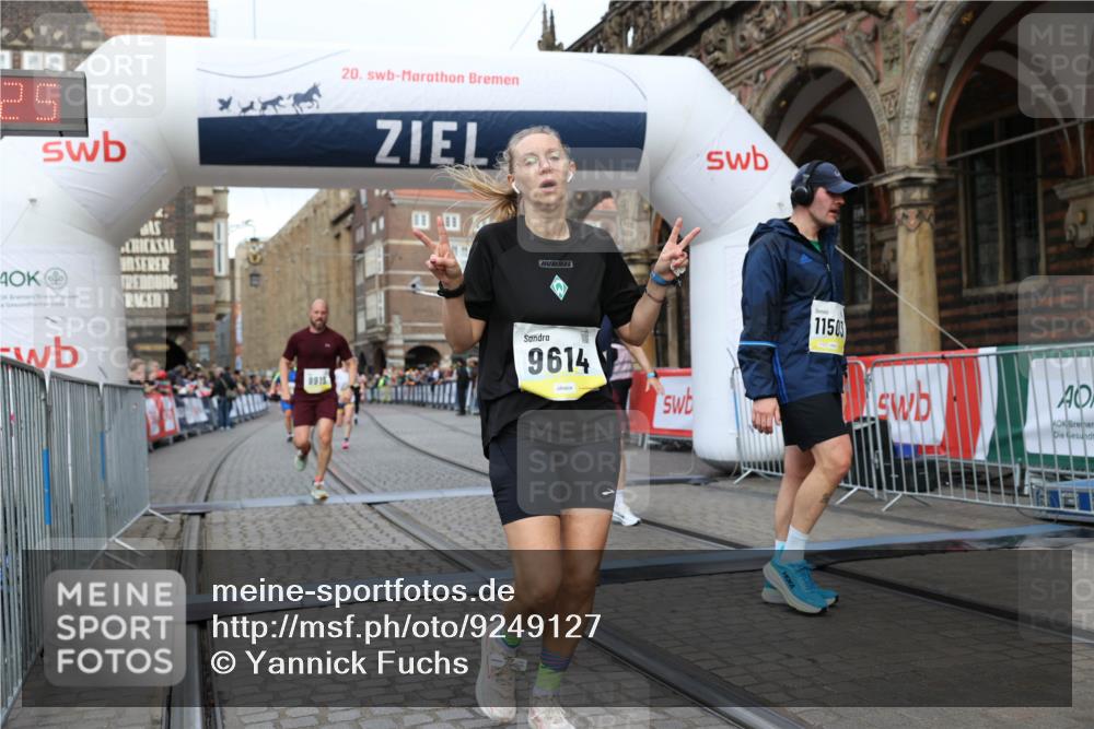 05.10.2025 - 20. swb-Marathon Bremen Yannick Fuchs http://msf.ph/oto/9249127 05.10.2025 10:44:14 Ziel 9614, 9919, 10351, 10649, 10652, 10780, 11316, 11503, 11645 meine-sportfotos.de